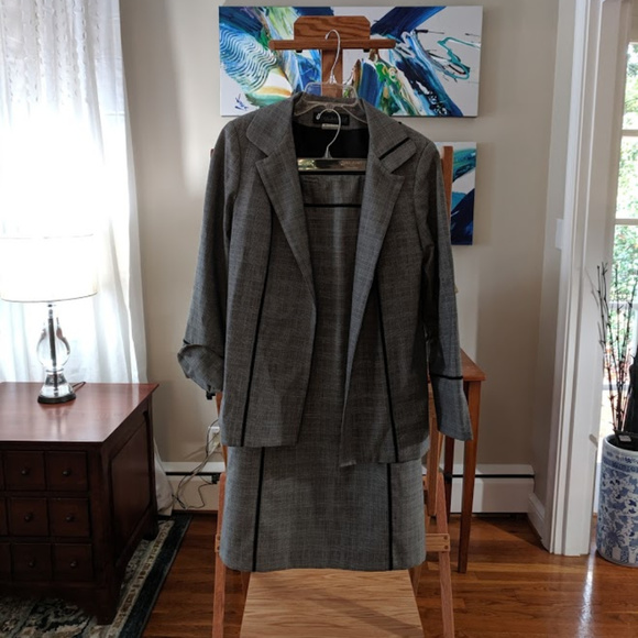 Harve Bernard wool 2 PC suit - Picture 7 of 7